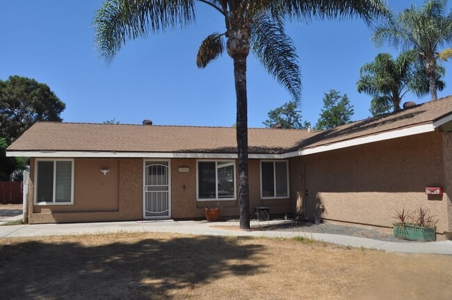Building Photo - 4BR/2BA Single Family Poway Home “Single L...