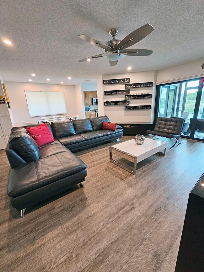 Building Photo - 3483 Emerald Oaks Dr