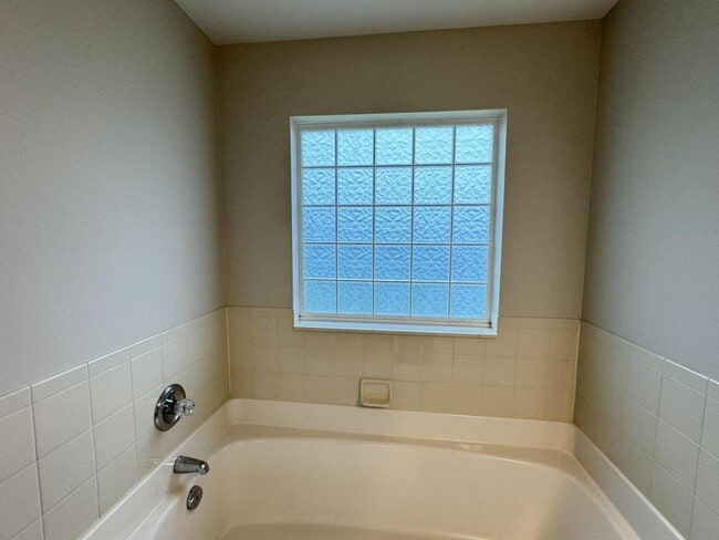 Building Photo - 222 Biltmore Pl