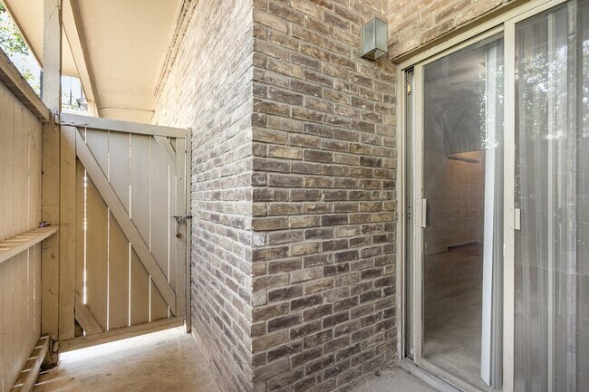 Building Photo - 5740 Martel Ave