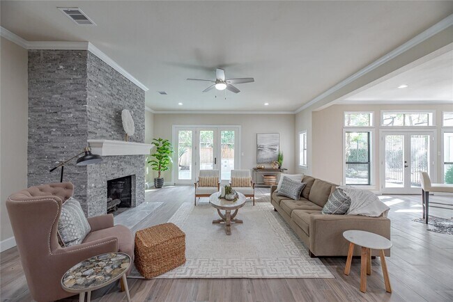 Building Photo - 3123 Baywood Park Dr