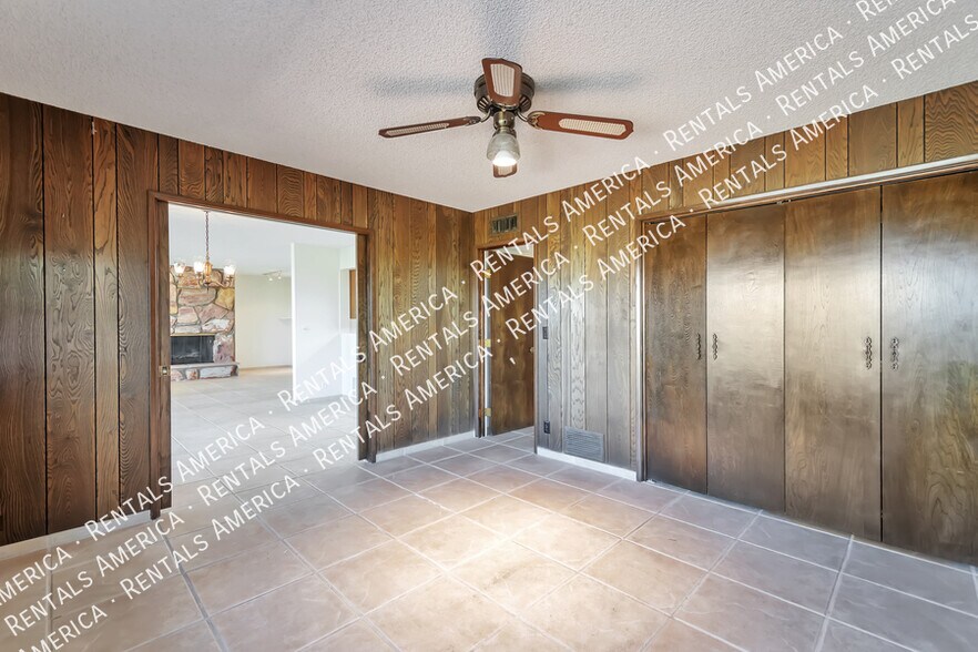 Building Photo - 3650 E Quenton Dr