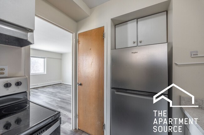 Building Photo - 1400 Chicago Ave