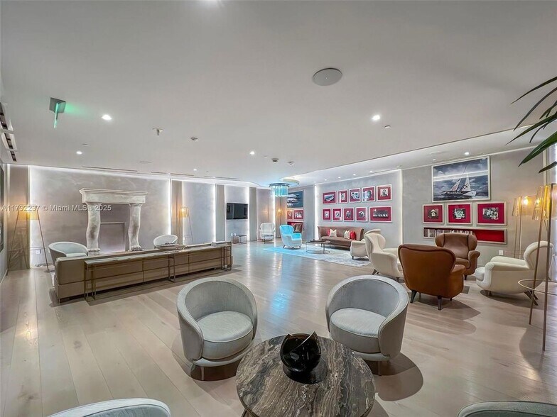 Building Photo - 1000 Brickell Ave