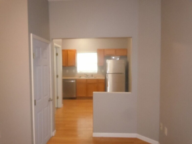 Building Photo - 455 Hoehn St