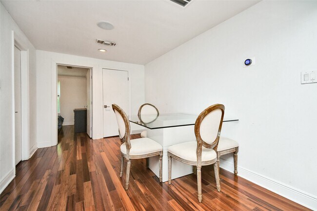 Building Photo - 1204 Archer St
