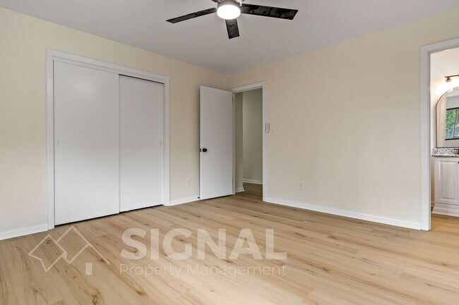 Building Photo - 4324 Warren Rd