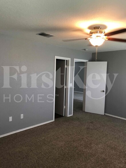 Building Photo - 9655 Shorebird Ln