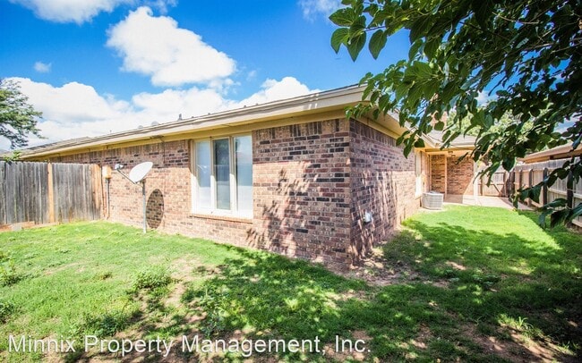 Building Photo - 2 br, 2 bath House - 5805  2nd St.
