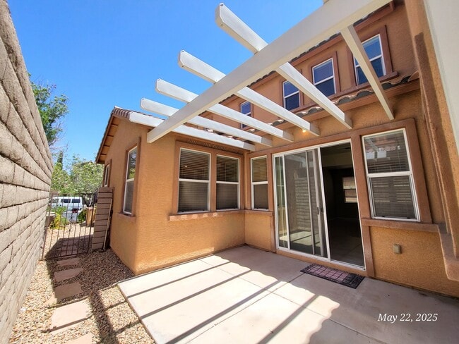 Building Photo - 517 Bachelor Button St