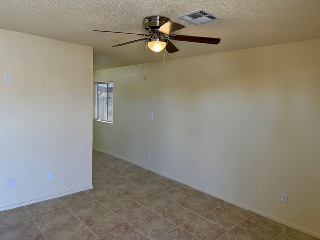 Building Photo - Ready to move in 3 bedroom San Luis Home