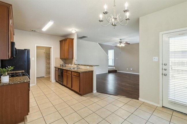 Building Photo - 1600 Sugarberry Ln
