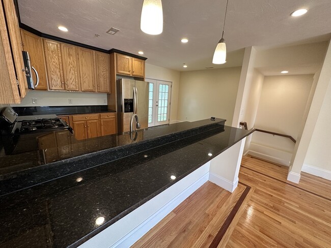 Building Photo - 8 Grant St