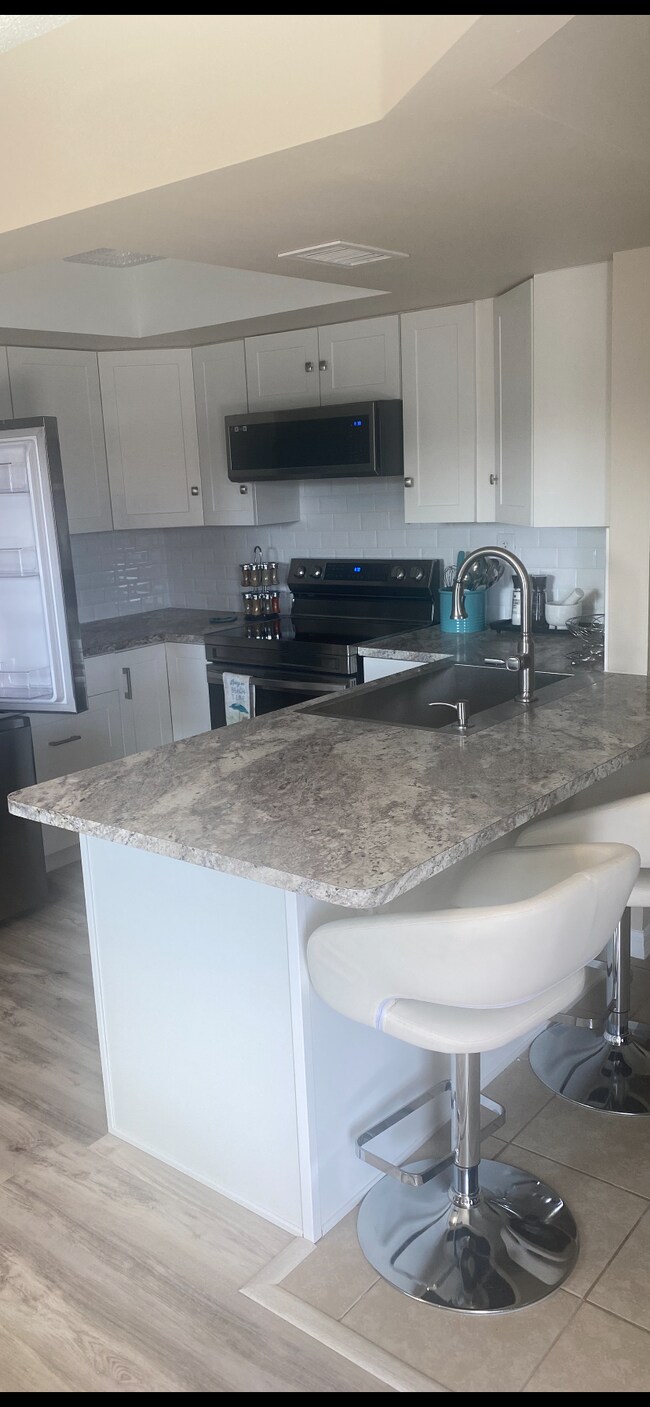 Building Photo - 3501 E Theresa Ln