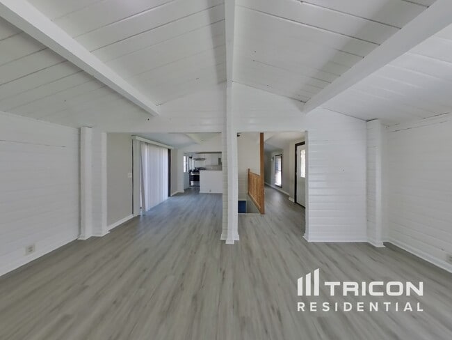 Building Photo - 3601 Christine Pl
