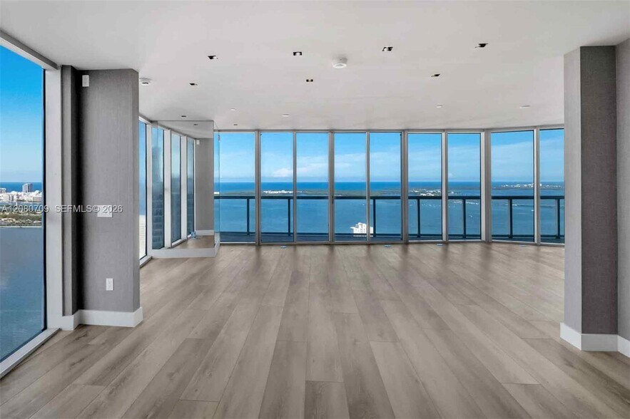 Building Photo - 465 Brickell Ave