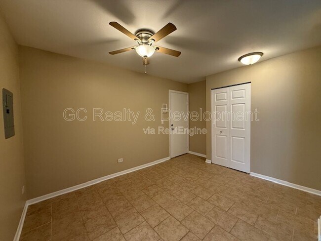 Building Photo - 268 N Carter St