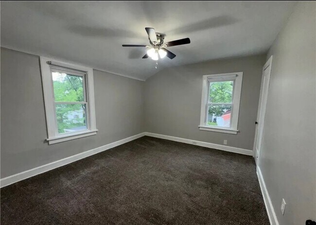 Building Photo - 12116 Longmead Ave