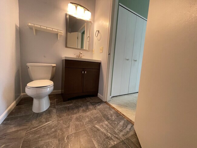 2nd Bedroom Bath - 35 Summit Ct