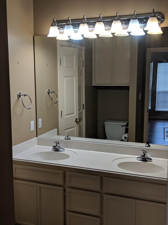 Building Photo - 8005 Blue Bonnet St