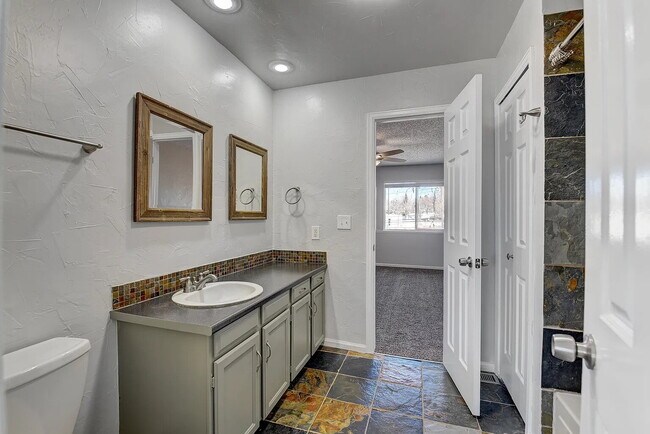 Building Photo - "Charming Duplex Retreat on Inca Street – Spacious 3-Bedroom Haven with 2.5 Baths in Englewood!"