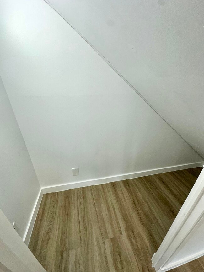 Building Photo - 906 E Tiffany Dr