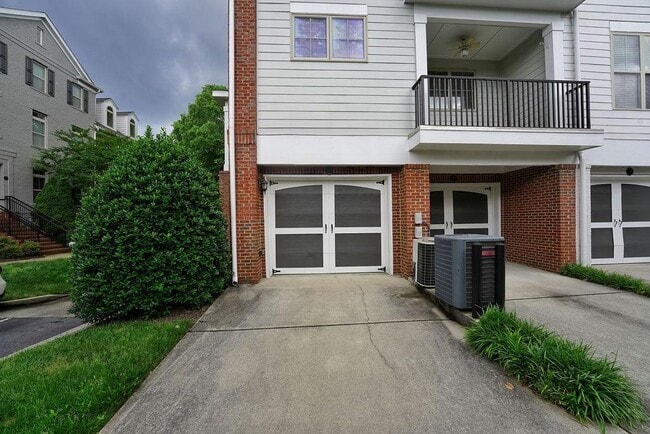 Building Photo - 307 Le Gran Bend