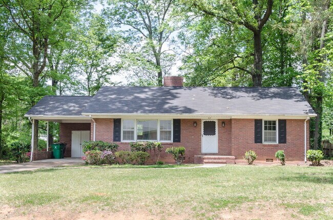 Building Photo - 827 Glendora Dr