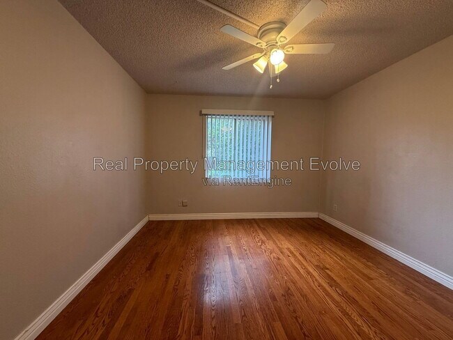 Building Photo - 4554 E Paradise Village Pkwy N