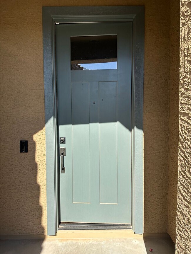 Building Photo - 3 BEDROOM HOME IN DESERT OASIS IN SURPRISE