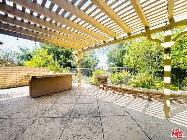 Building Photo - 4701 Luna Ct