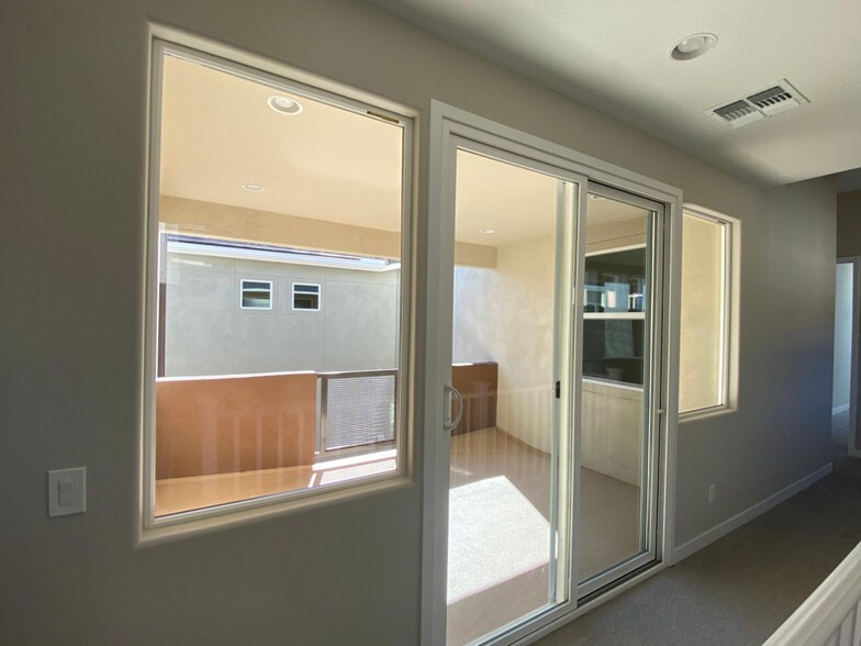 Building Photo - 1312 N Zane Dr