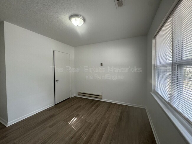 Building Photo - 4615 Murray Lake Ln