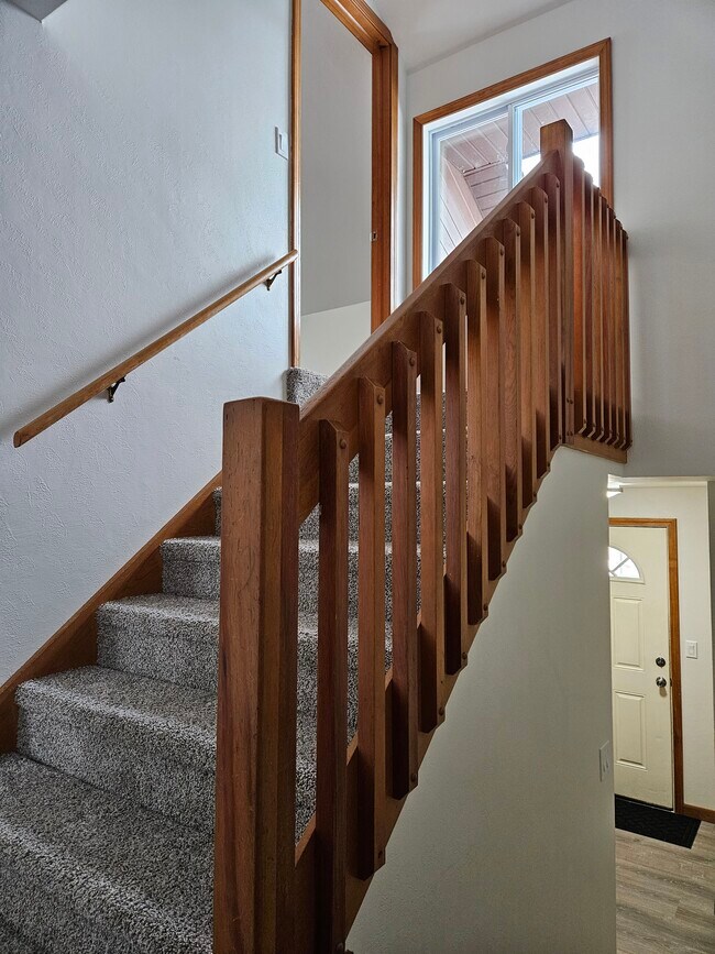 1 Upper BR and 2 LL BRs - 2340 S Ridge Rd