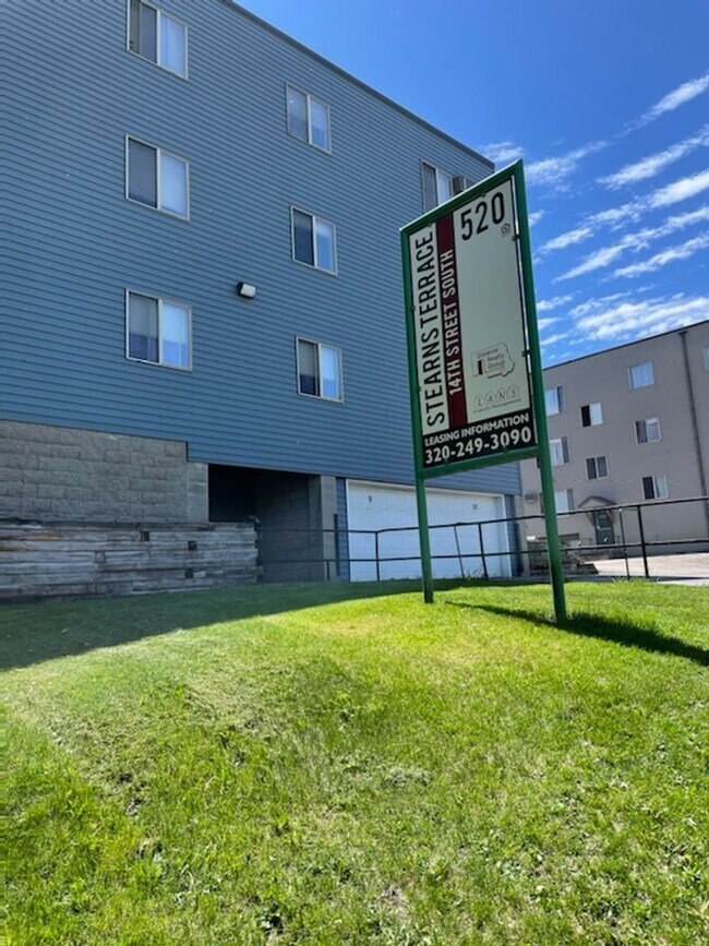 Primary Photo - Large One Bedroom