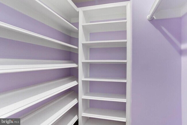 Building Photo - 6935 Heritage Crossing