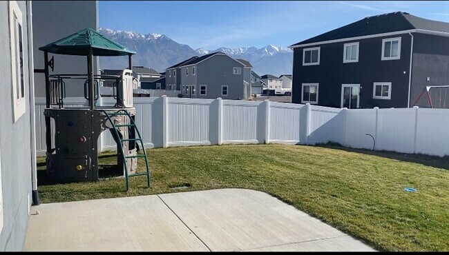 Building Photo - 238 E 370 N