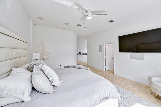 Building Photo - 1500 SW 171st Terrace