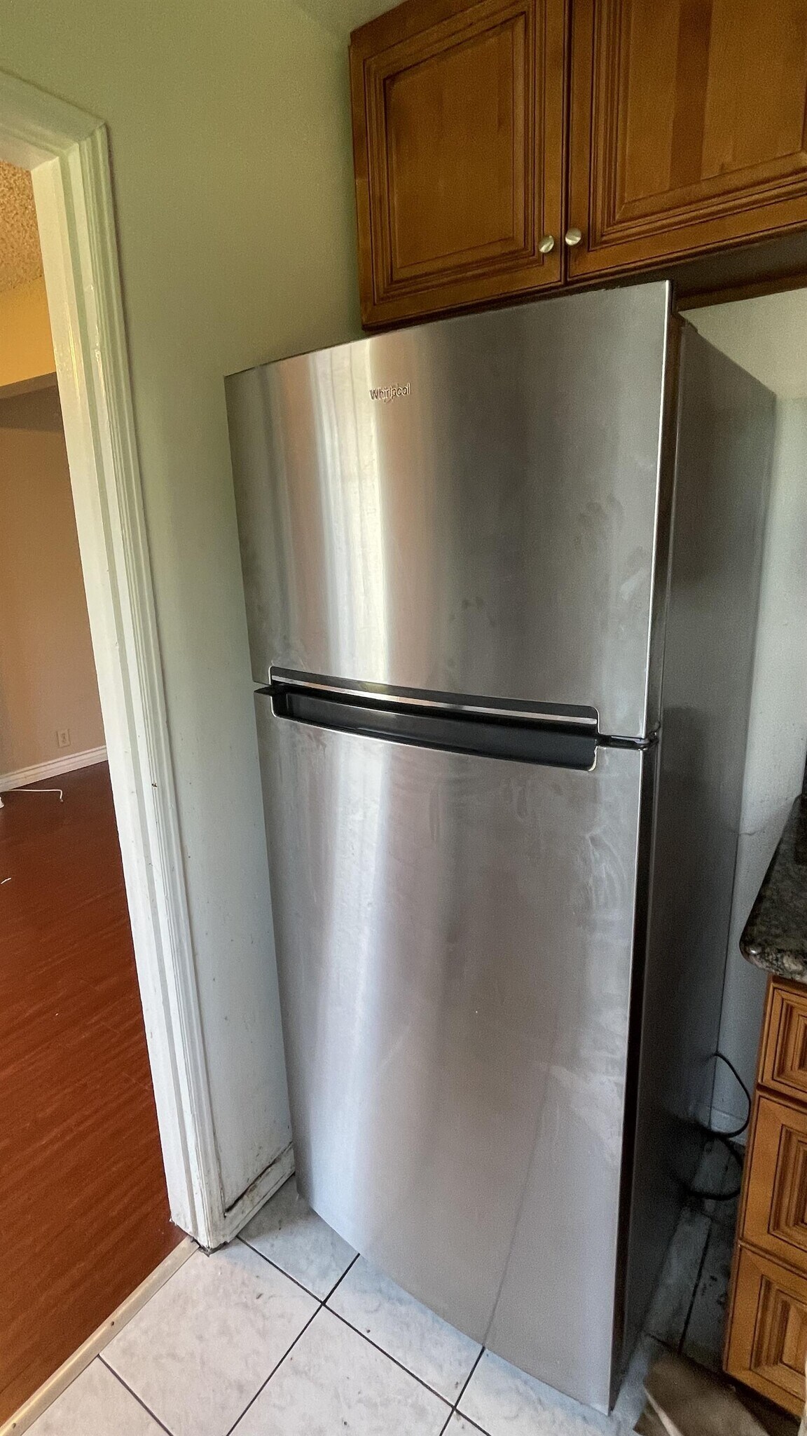 Building Photo - 410 S Sierra Madre Blvd