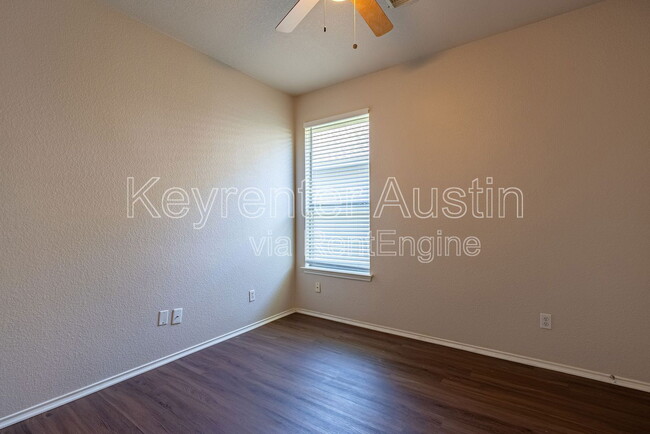 Building Photo - 2822 Southampton Way
