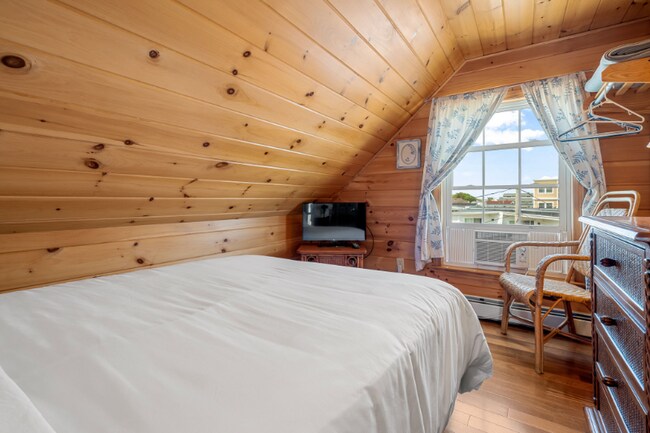 Building Photo - 2 Traynor St