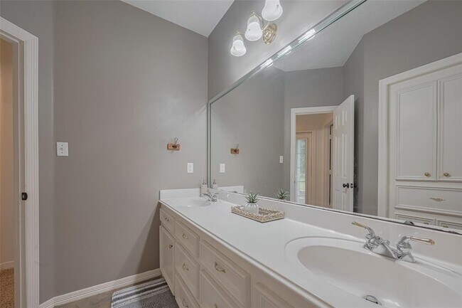 Building Photo - 9072 Grand Lake Estates Dr