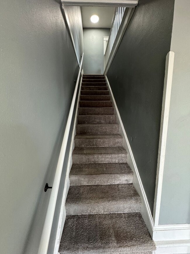 Building Photo - 811-813 Franklin Ave.