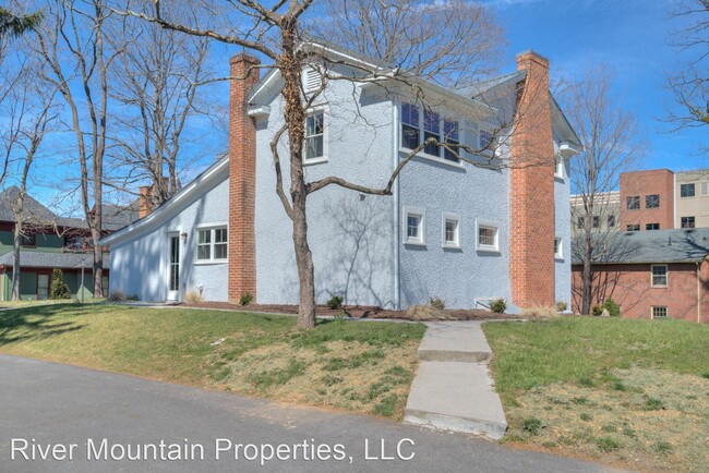 Building Photo - 5 br, 3 bath House - 202 Washington Street