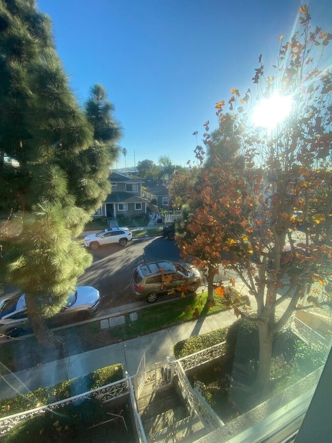 Building Photo - Spacious 4 Bed, 3 Bath Townhouse in Torrance $3,850