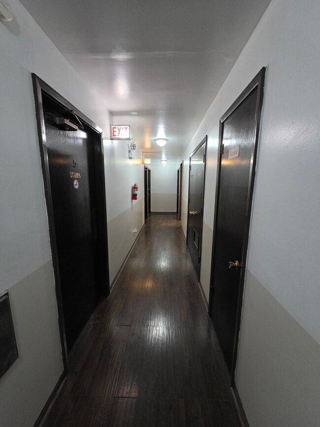 Building Photo - 336 Lathrop Ave