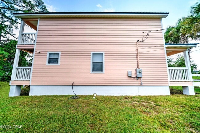 Building Photo - 1305 Calhoun Ave