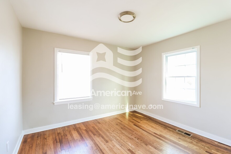 Building Photo - 5512 Ave P