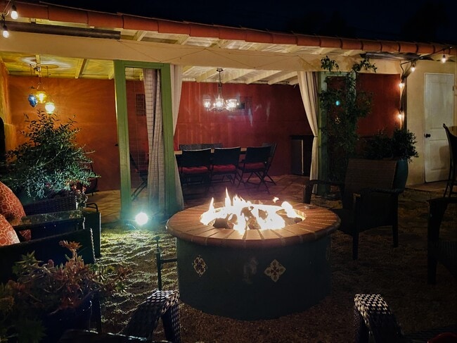 Drinks, Appetizers, S'mores... Anyone? - 1103 S Crescent Heights Blvd