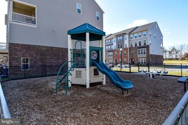 Building Photo - 25291 Gray Poplar Terrace